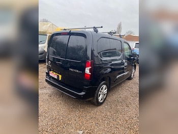Used Toyota ProAce 2023 for sale - 77677477: Photo