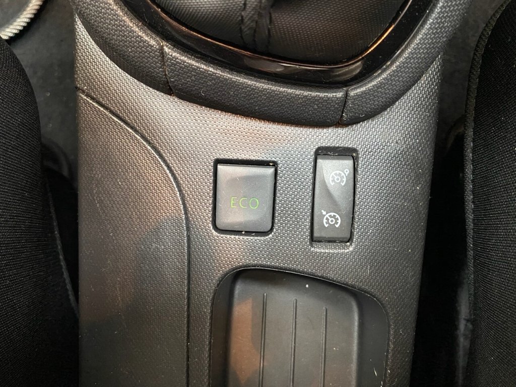 Used Renault Clio 2015 for sale - 76266489: Photo 17