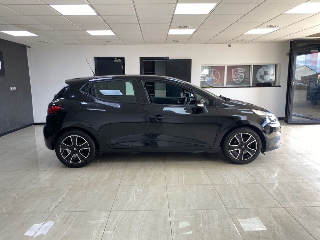Used Renault Clio 2015 for sale - 76266489: Photo 2