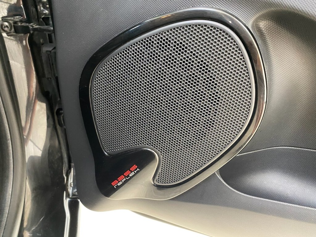 Used Renault Clio 2015 for sale - 76266489: Photo 23