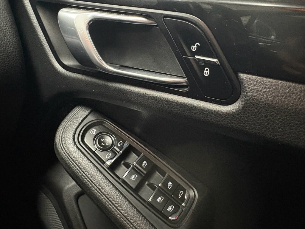 Used Porsche Macan 2017 for sale - 76841390: Photo 19