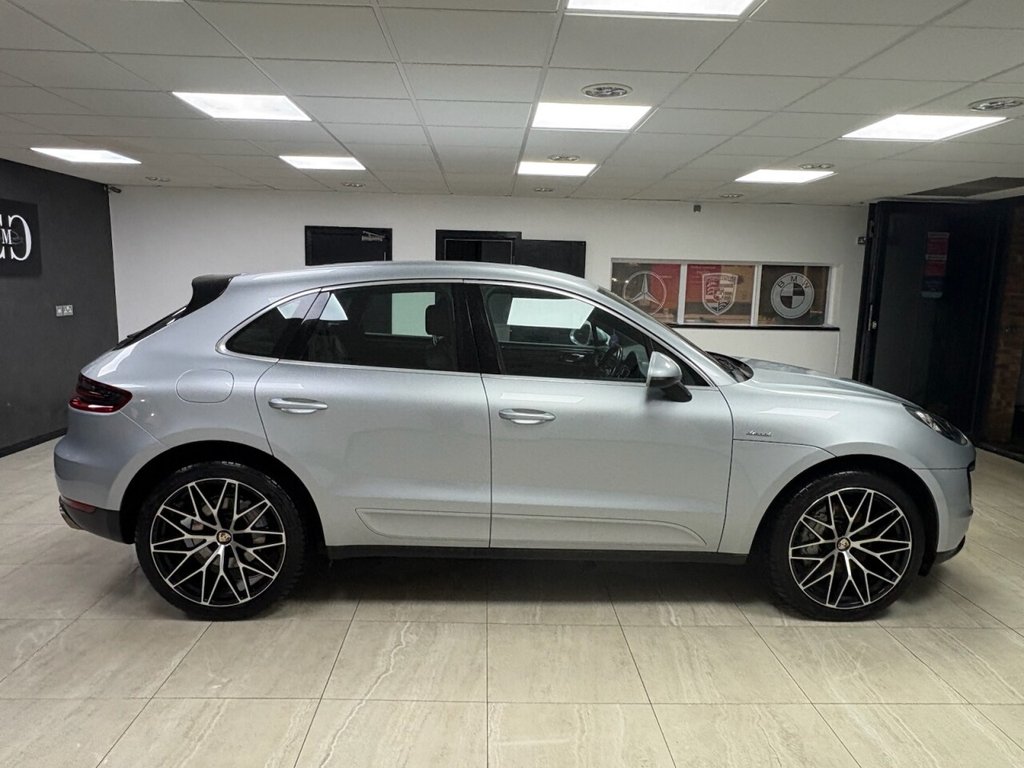 Used Porsche Macan 2017 for sale - 76841390: Photo 2