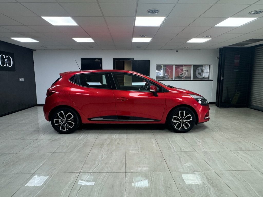 Used Renault Clio 2018 for sale - 76266460: Photo 2
