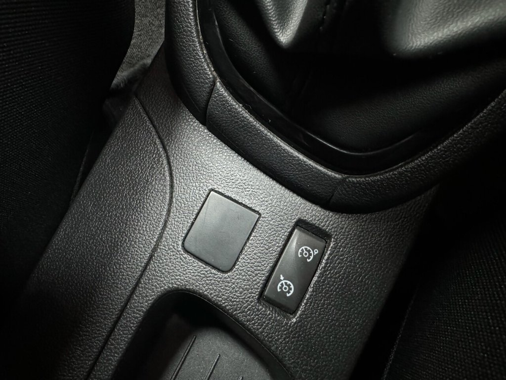 Used Renault Clio 2018 for sale - 76266460: Photo 23