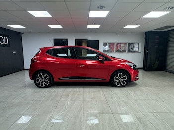 Used Renault Clio 2018 for sale - 76266460: Photo