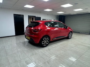 Used Renault Clio 2018 for sale - 76266460: Photo