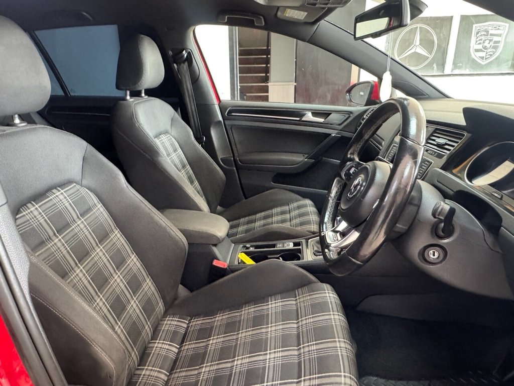 Used Volkswagen Golf 2014 for sale - 77655299: Photo 14