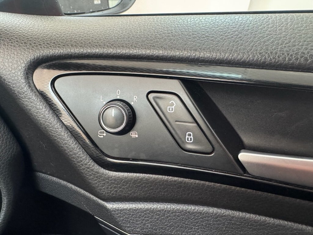 Used Volkswagen Golf 2014 for sale - 77655299: Photo 33