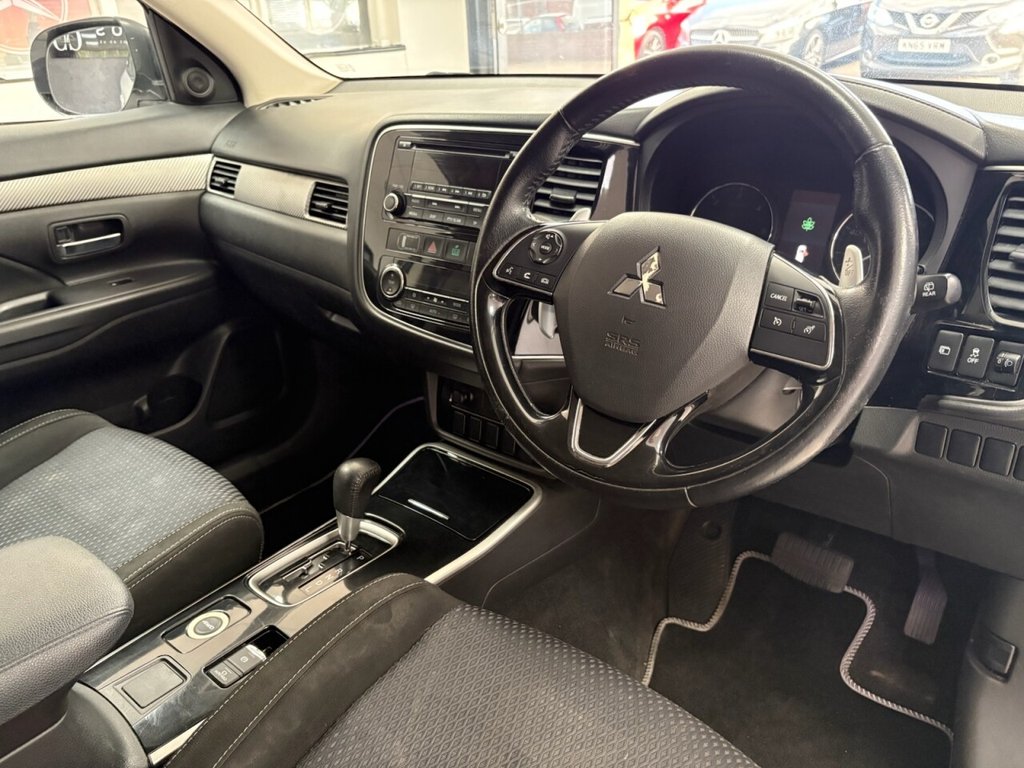 Used Mitsubishi Outlander 2017 for sale - 76266637: Photo 12