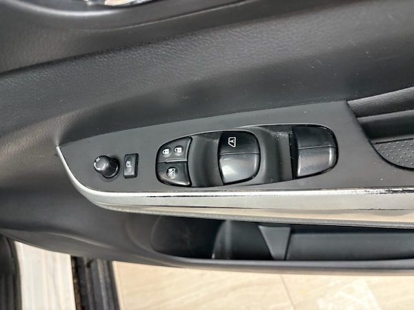 Used Nissan Navara 2018 for sale - 76266767: Photo 19