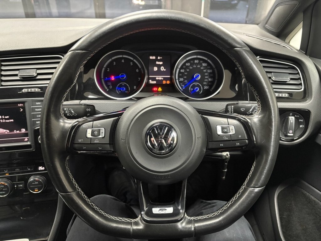 Used Volkswagen Golf 2015 for sale - 77072676: Photo 17