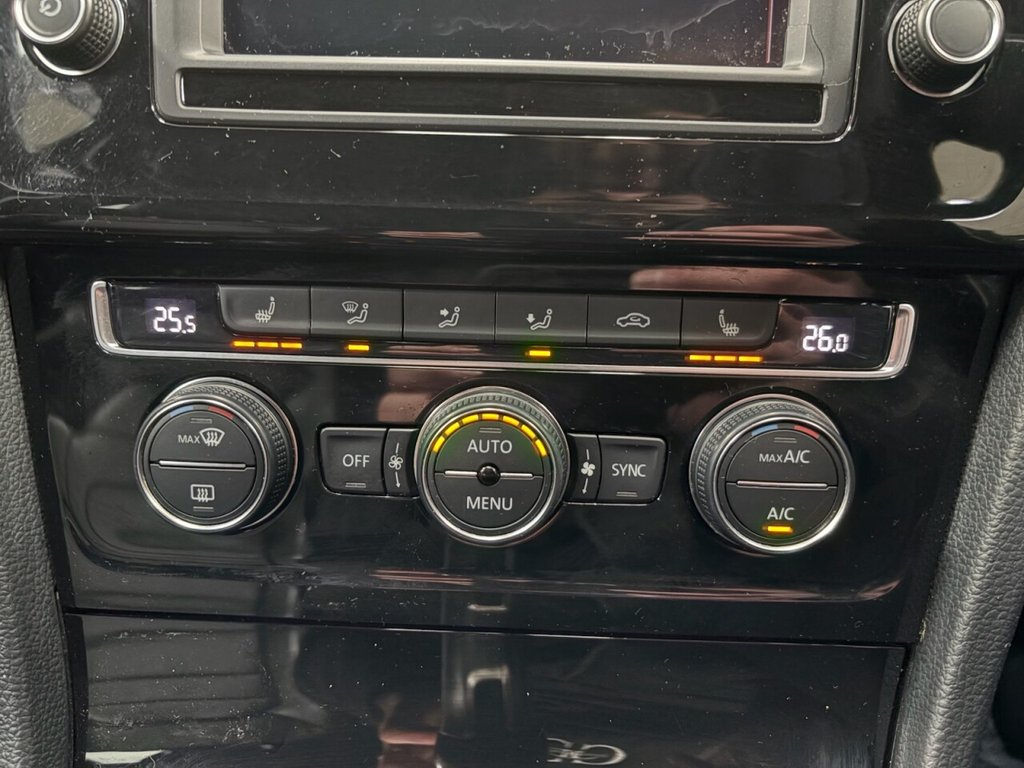 Used Volkswagen Golf 2015 for sale - 77072676: Photo 23