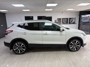 Used Nissan Qashqai 2015 for sale - 77302014: Photo