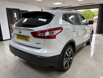 Used Nissan Qashqai 2015 for sale - 77302014: Photo