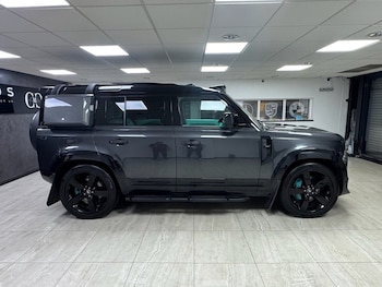 Used Land Rover Defender 2024 for sale - 78583360: Photo