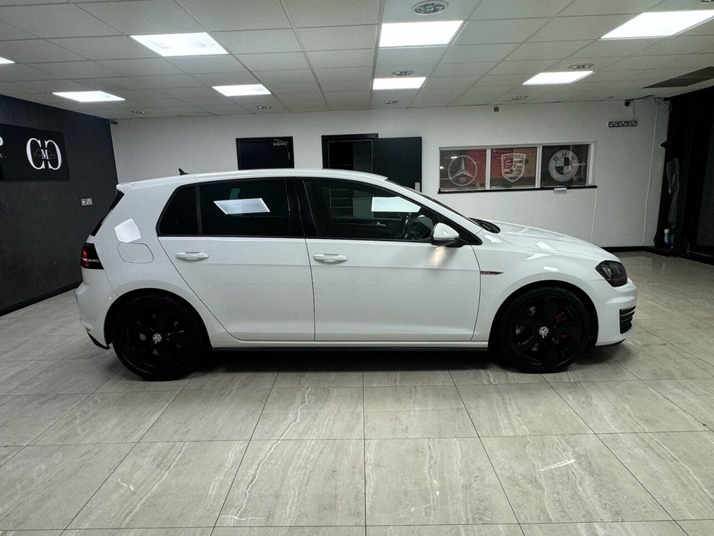 Used Volkswagen Golf 2015 for sale - 76417877: Photo 2