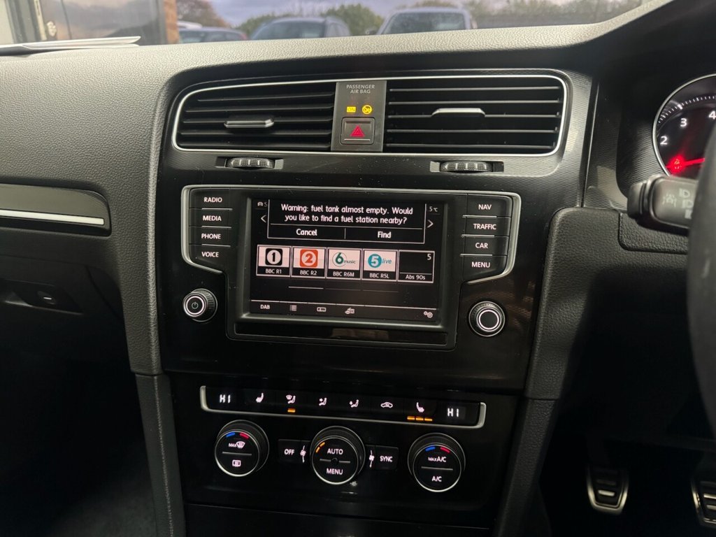 Used Volkswagen Golf 2015 for sale - 76417877: Photo 24