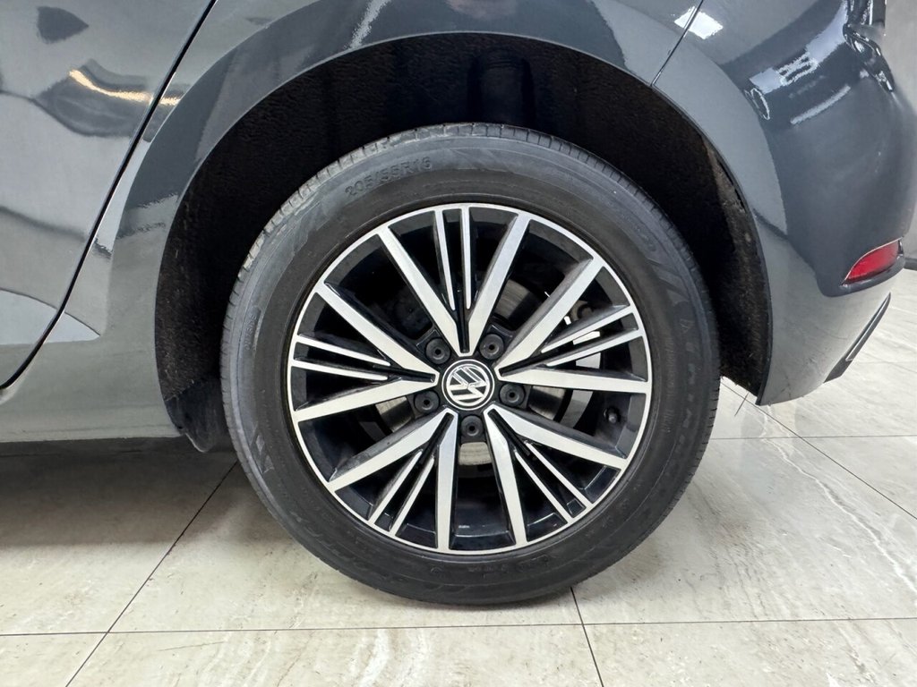 Used Volkswagen Golf 2017 for sale - 77680337: Photo 12