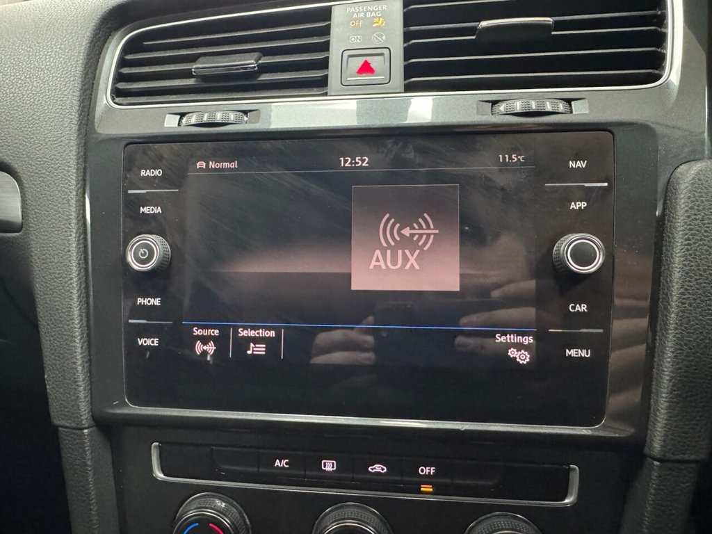 Used Volkswagen Golf 2017 for sale - 77680337: Photo 25