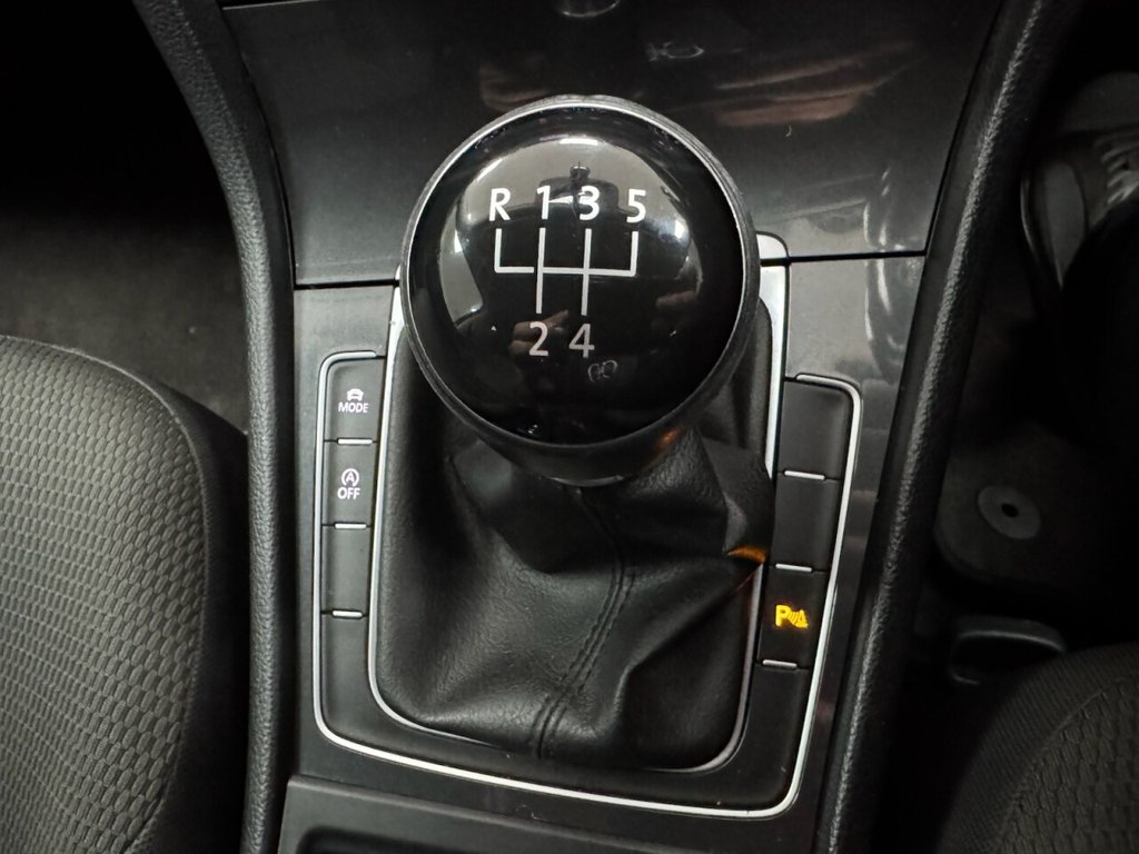 Used Volkswagen Golf 2017 for sale - 77680337: Photo 28