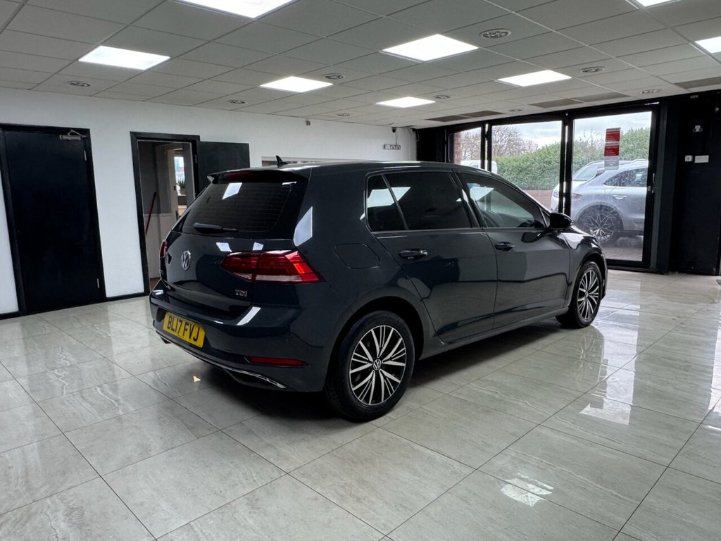 Used Volkswagen Golf 2017 for sale - 77680337: Photo 3