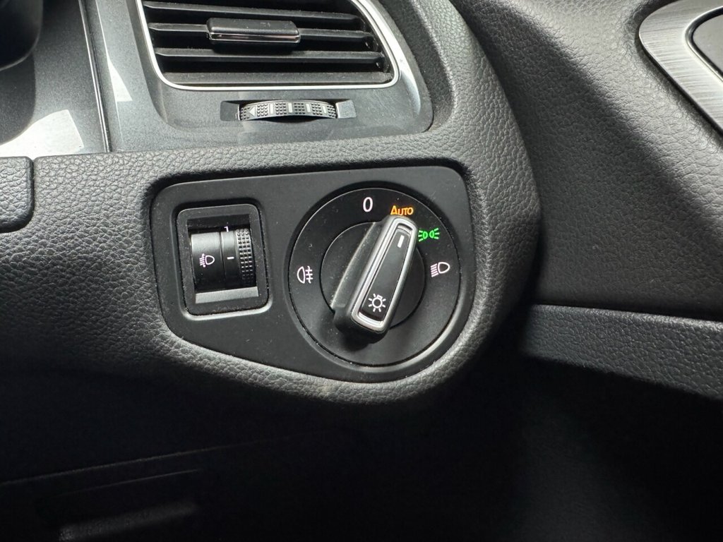 Used Volkswagen Golf 2017 for sale - 77680337: Photo 30