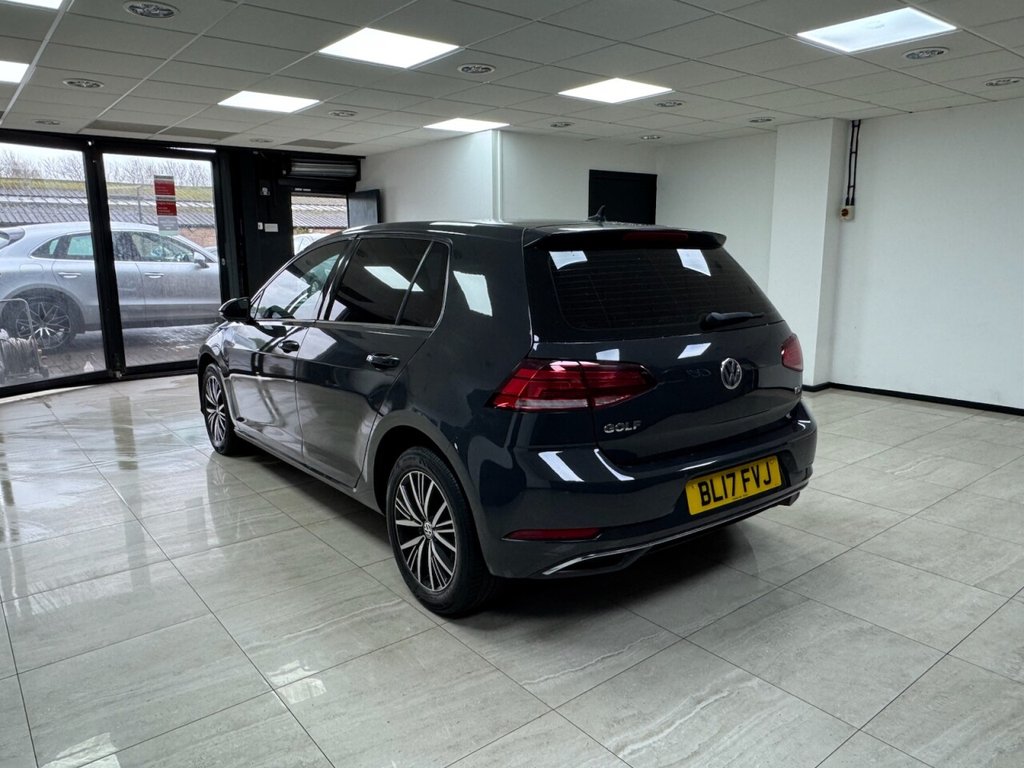 Used Volkswagen Golf 2017 for sale - 77680337: Photo 5