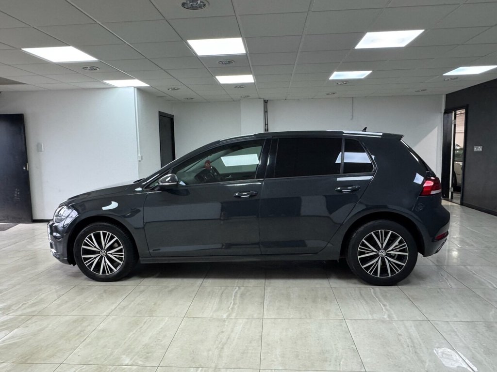 Used Volkswagen Golf 2017 for sale - 77680337: Photo 6