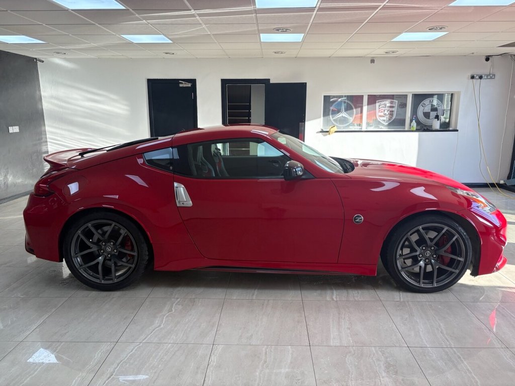 Used Nissan 370 Z 2014 for sale - 76768391: Photo 2