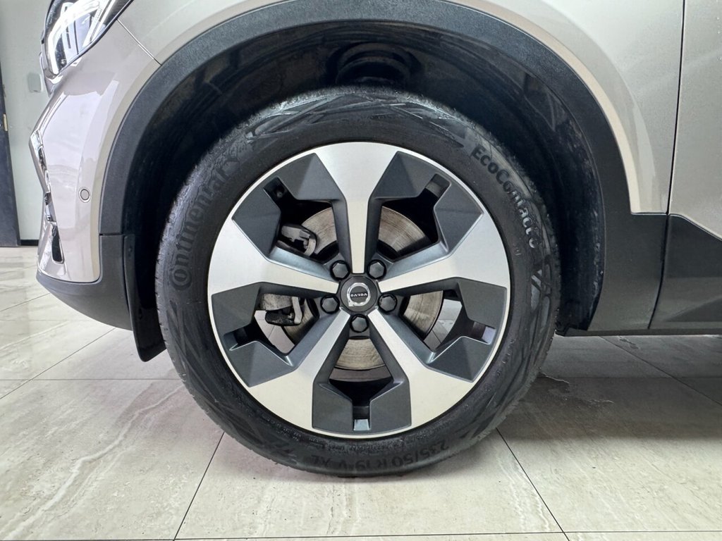 Used Volvo XC40 2023 for sale - 77520824: Photo 13