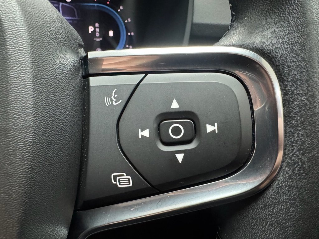 Used Volvo XC40 2023 for sale - 77520824: Photo 27