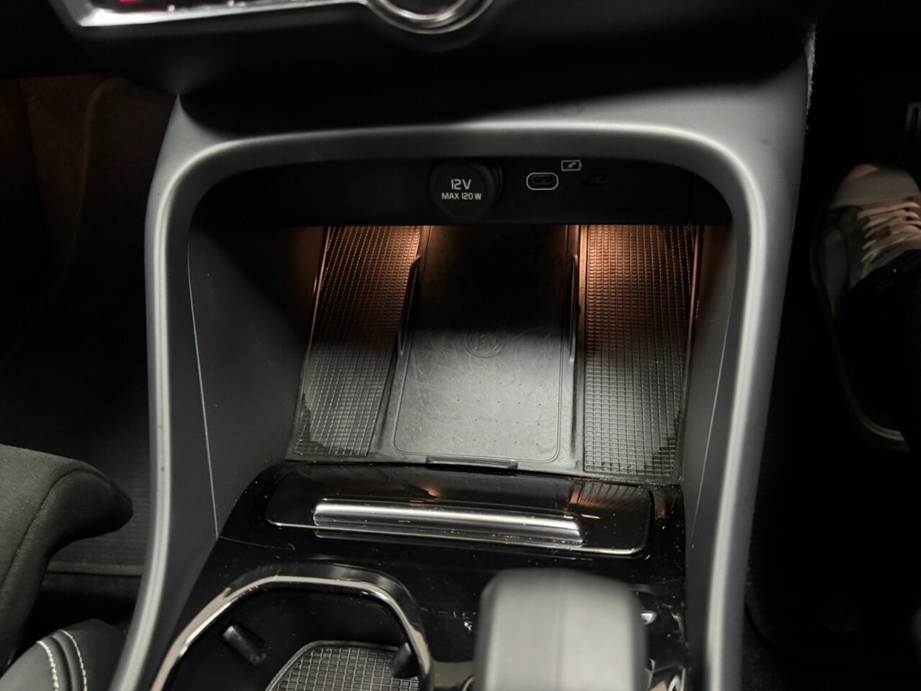 Used Volvo XC40 2023 for sale - 77520824: Photo 39