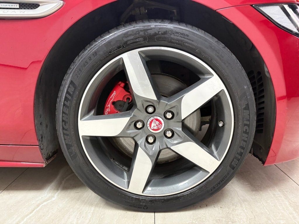 Used Jaguar XE 2017 for sale - 76642643: Photo 10