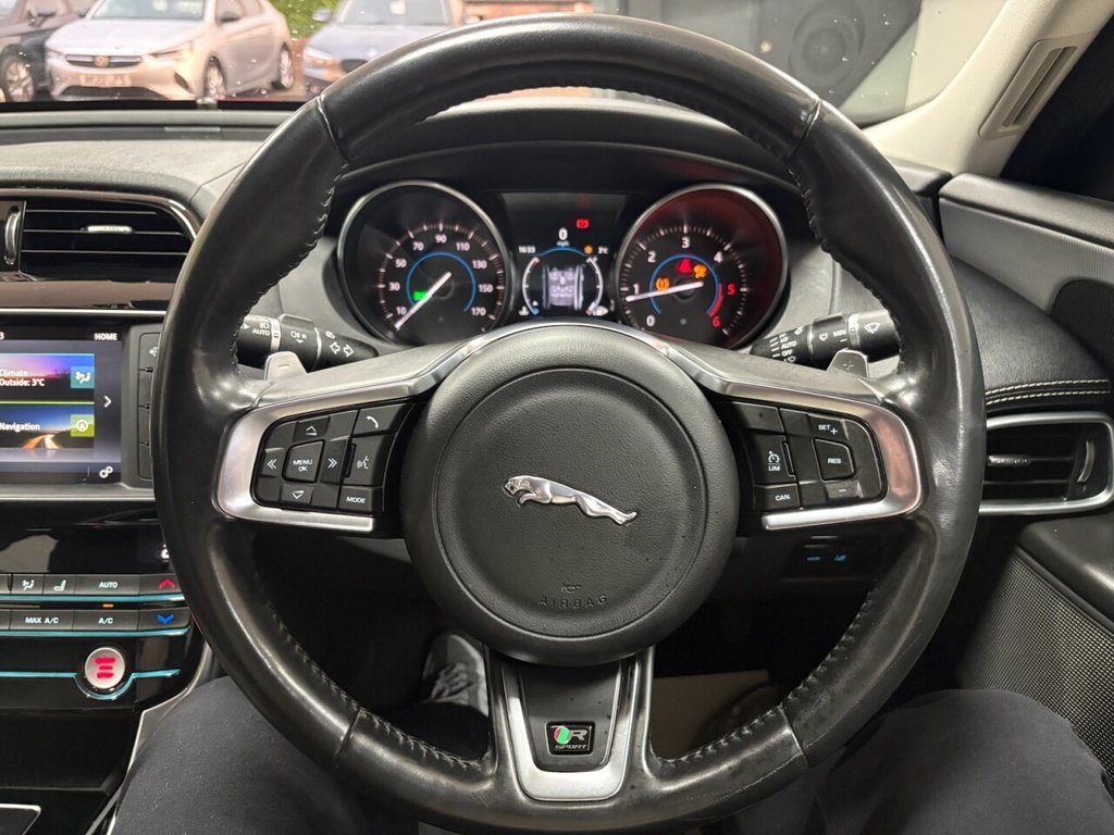 Used Jaguar XE 2017 for sale - 76642643: Photo 15