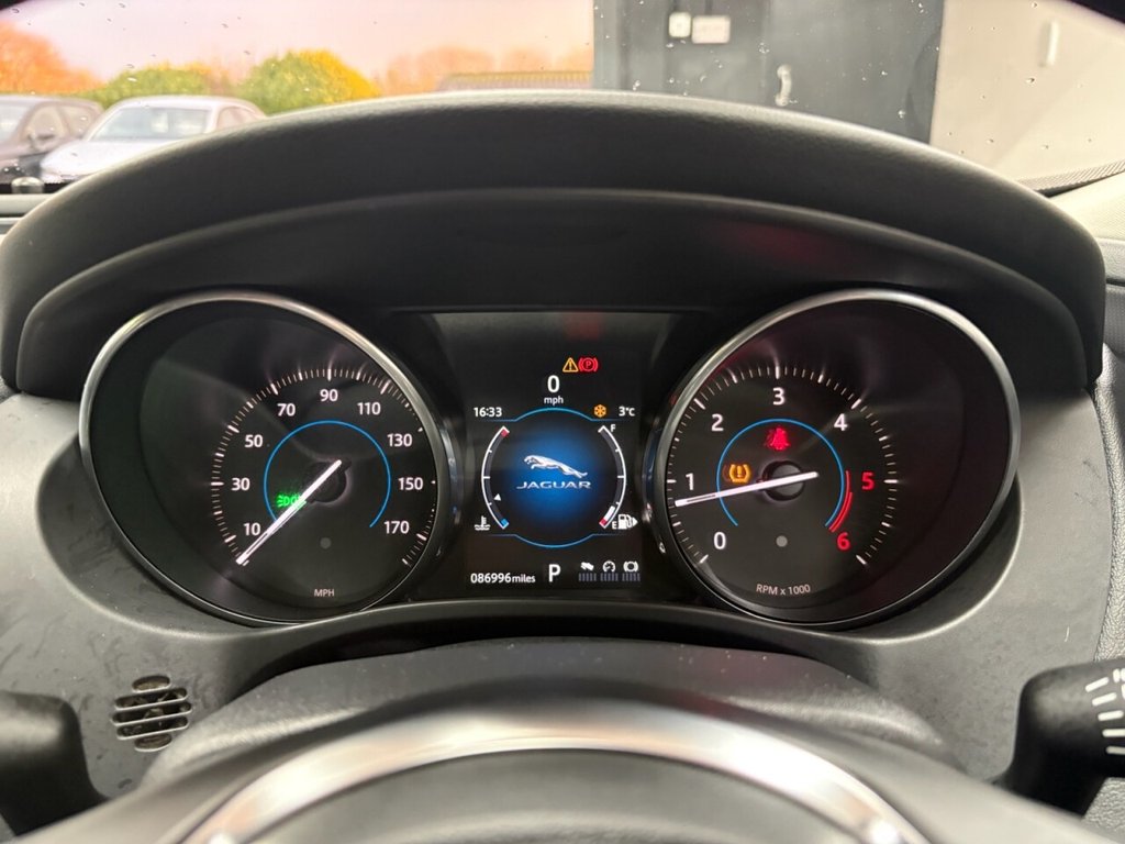 Used Jaguar XE 2017 for sale - 76642643: Photo 16