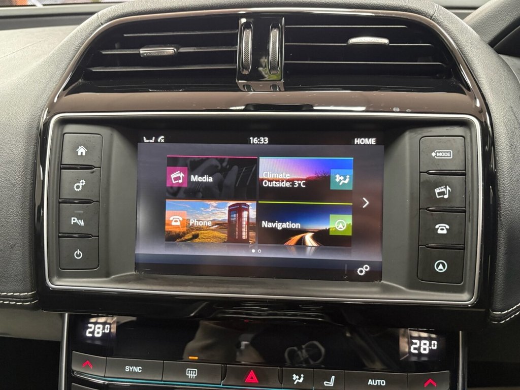 Used Jaguar XE 2017 for sale - 76642643: Photo 20