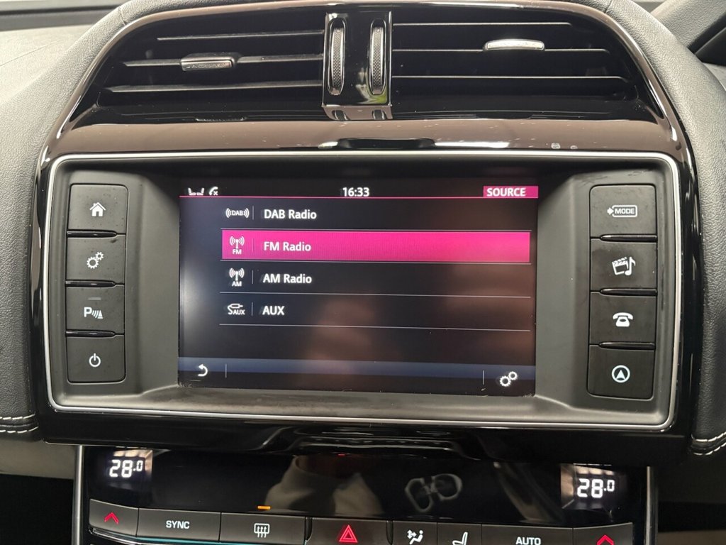 Used Jaguar XE 2017 for sale - 76642643: Photo 21