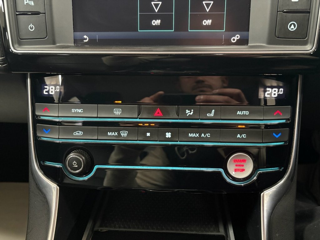 Used Jaguar XE 2017 for sale - 76642643: Photo 25