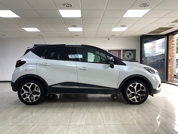 Used Renault Captur 2018 for sale - 76266523: Photo 2