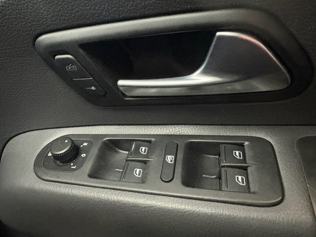 Used Volkswagen Amarok 2014 for sale - 76985965: Photo 28