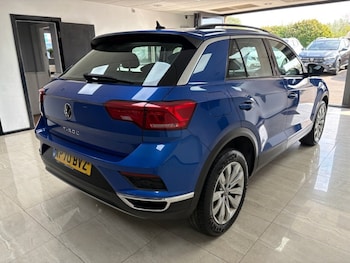 Used Volkswagen T-Roc 2021 for sale - 77780678: Photo