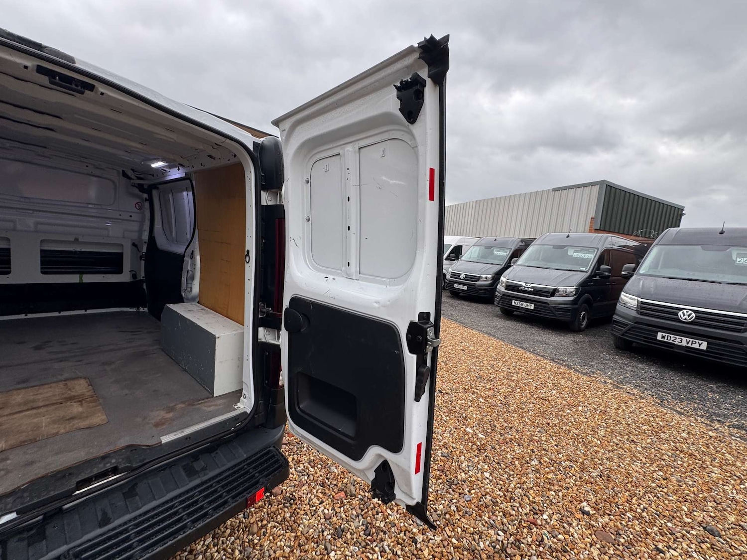 Used Vauxhall Vivaro 2016 for sale - 76493600: Photo 8