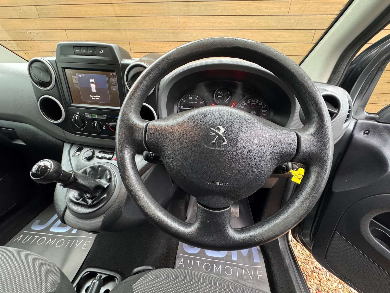 Used Peugeot Partner 2018 for sale - 76719597: Photo 19