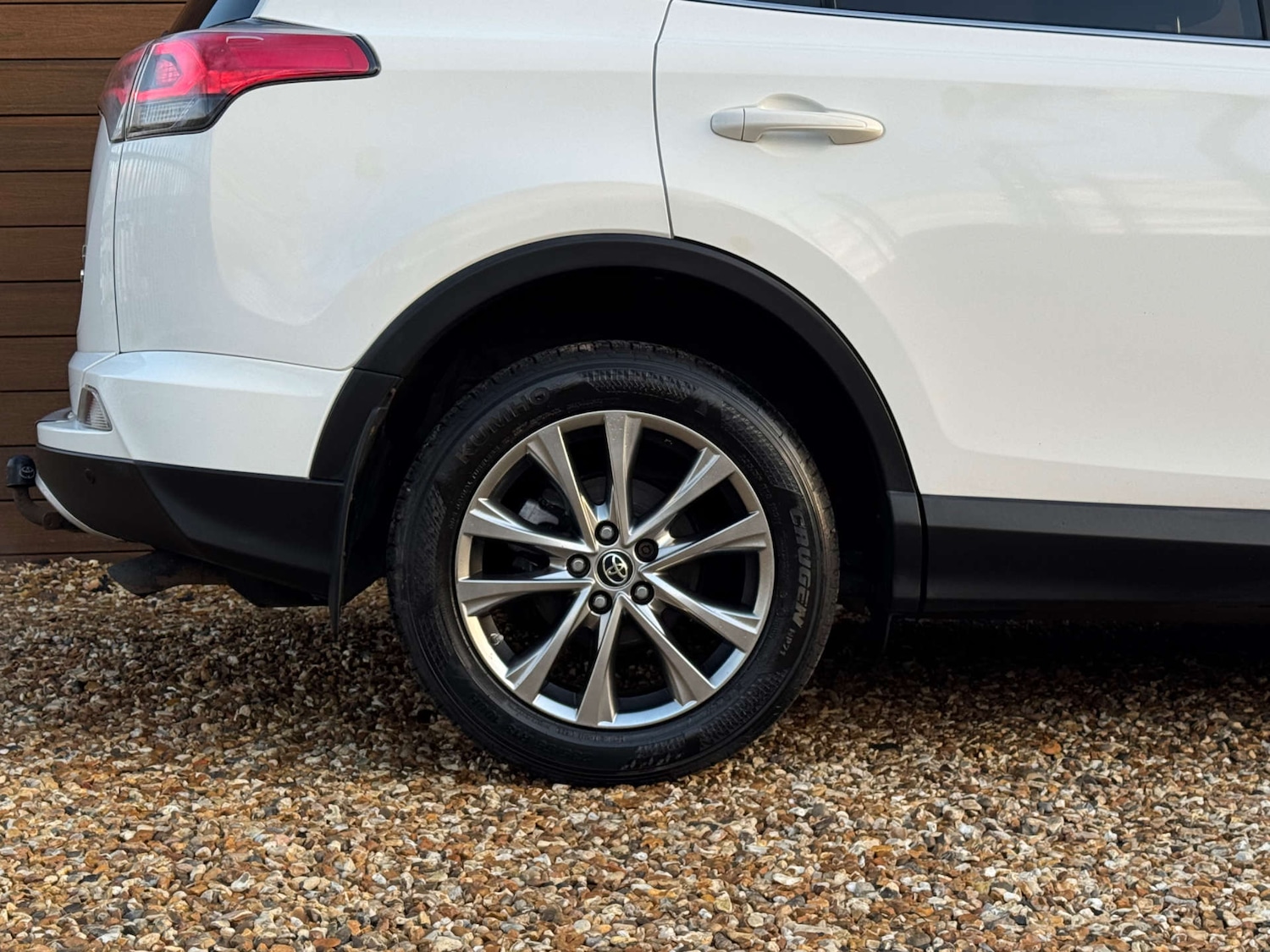 Used Toyota RAV4 2017 for sale - 77258071: Photo 14