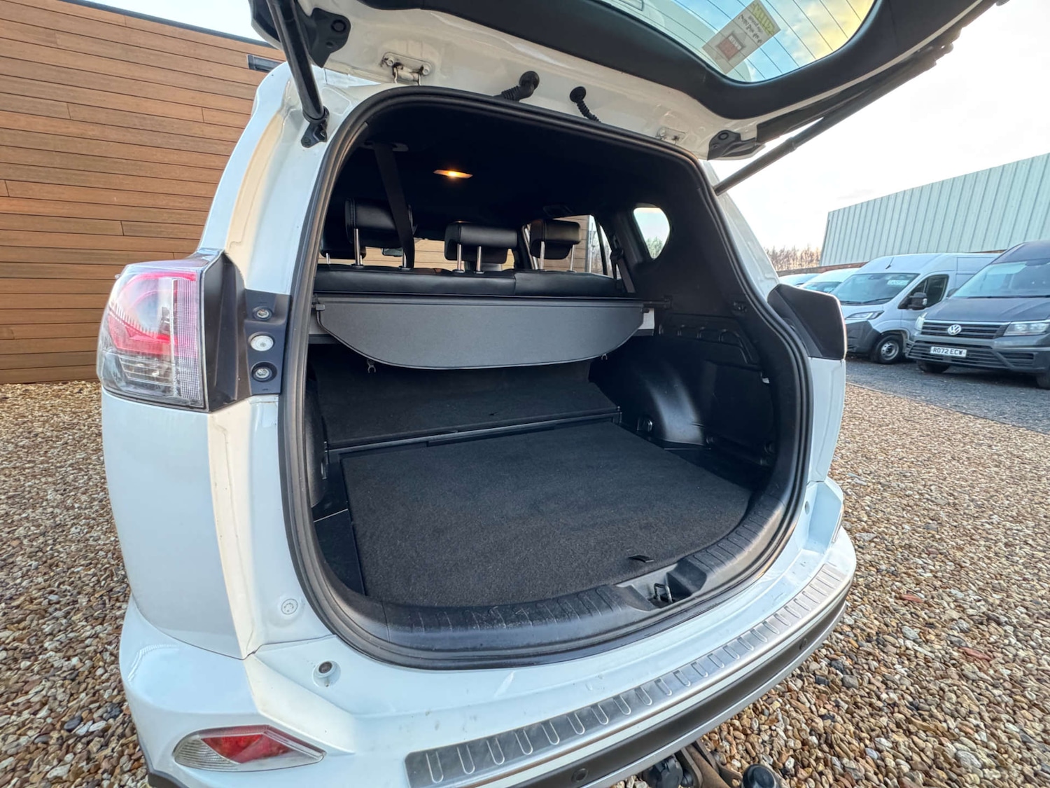 Used Toyota RAV4 2017 for sale - 77258071: Photo 7