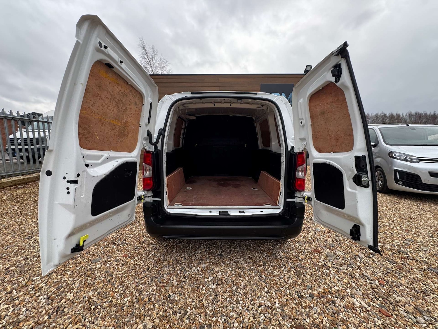 Used Peugeot Partner 2022 for sale - 77301704: Photo 6