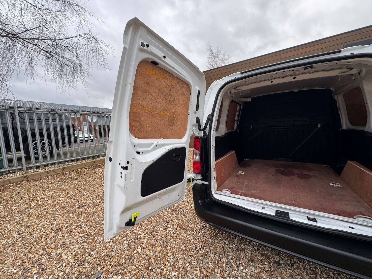 Used Peugeot Partner 2022 for sale - 77301704: Photo 8