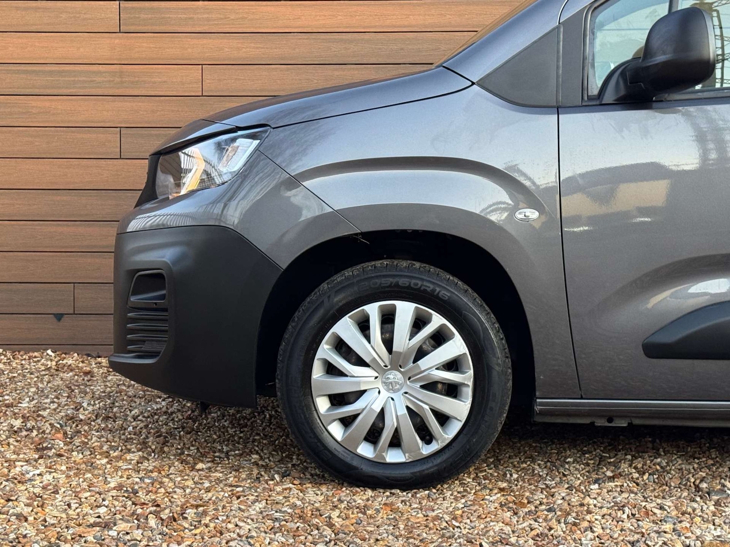 Used Peugeot Partner 2019 for sale - 76698018: Photo 14