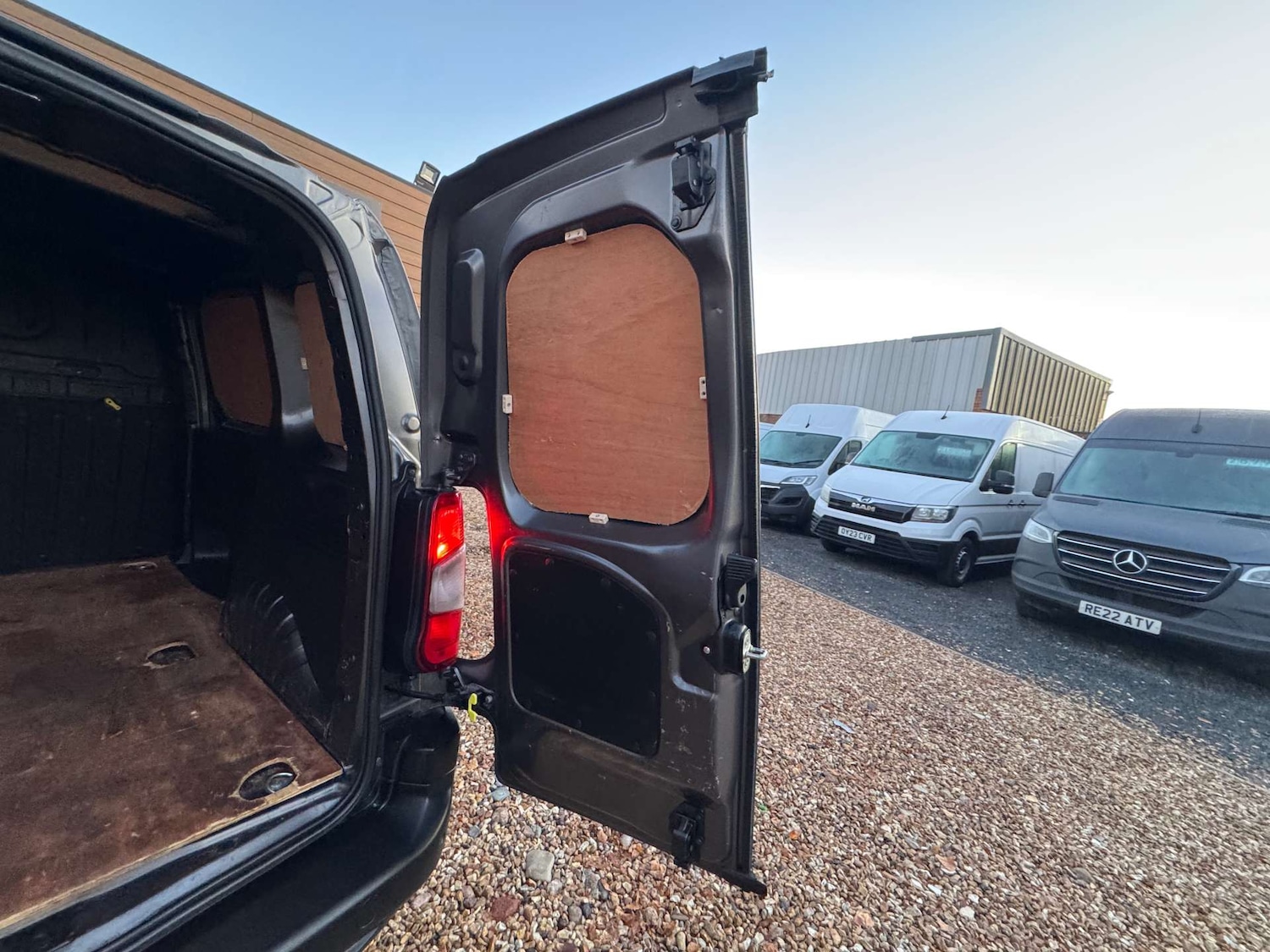 Used Peugeot Partner 2019 for sale - 76698018: Photo 8