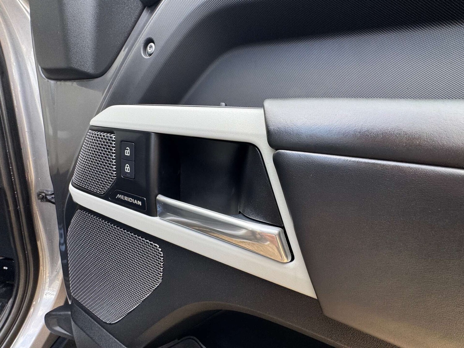 Used Land Rover Defender 2022 for sale - 77785321: Photo 24